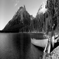 Kanu u jezeru ispred planina, Leigh jezero, Rockchuck Peak, Teton, Grand Teton National Park, Wyoming,