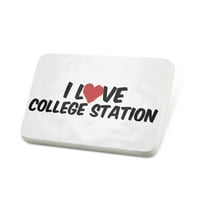 Porcelein PIN I Love College Station Revel značka - Neonblond