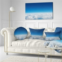 Art DesimanArt 'Puffy Clouds iznad pogleda' pejzaž otisnuti jastuk za bacanje u. In. Srednji
